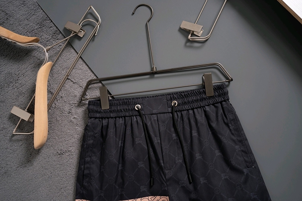 ブランドハーフパンツ側面デザイン